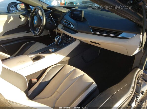 WBY2Z6C57K7D13938 2019 BMW I8 Gray Widok wnętrza z przodu