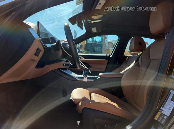 WBY43AW09RFT15359 2024 BMW I4 Угольный Вид салона спереди