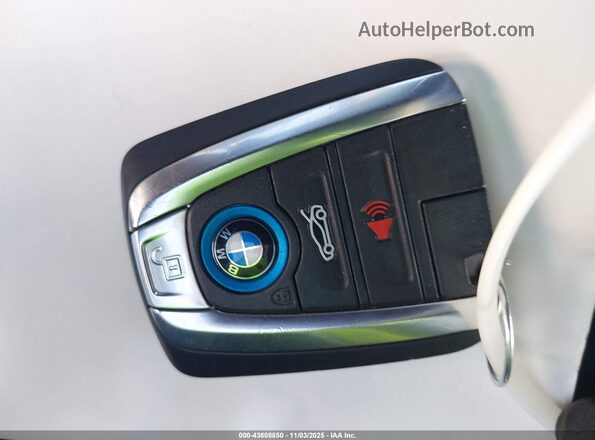 WBY8P4C06L7F81745 2020 BMW OTHER Красный Вид панели приборов