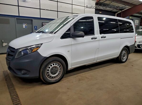 WD4PG2EE7H3323553 2017 MERCEDES-BENZ METRIS Белый Передняя левая четверть