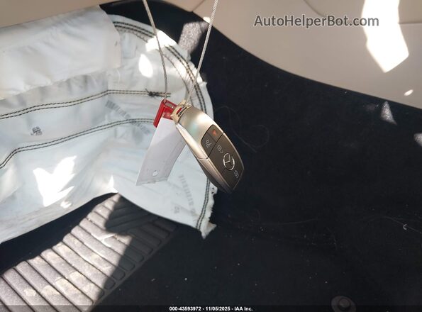 WDC0G8DB0LF742965 2020 MERCEDES-BENZ GLC 300 White Առջևի վահանակի տեսք
