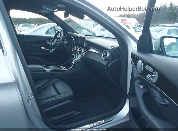 WDC0G8EB7LF672668 2020 MERCEDES-BENZ GLC 300 Серебряный Вид салона спереди