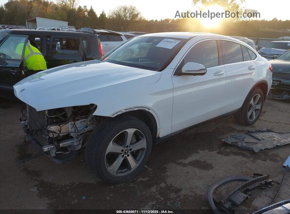 WDC0J4KB0KF581674 2019 MERCEDES-BENZ GLC 300 COUPE Белый Передняя левая четверть