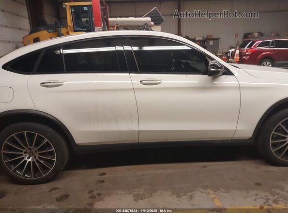 WDC0J4KB4JF296328 2018 MERCEDES-BENZ GLC 300 COUPE Белый Вид задней части салона