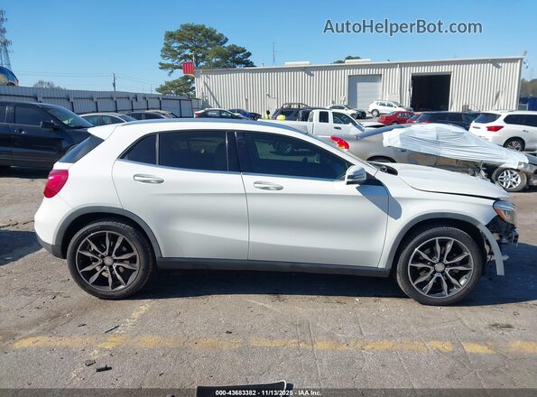 WDCTG4EB1GJ206999 2016 MERCEDES-BENZ GLA 250 Белый Вид задней части салона