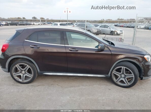 WDCTG4EB4GJ189681 2016 MERCEDES-BENZ GLA 250 Brown Widok wnętrza z tyłu