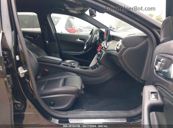 WDCTG4EB4JJ428332 2018 MERCEDES-BENZ GLA 250 Black Front interior view