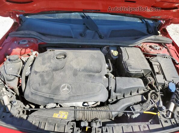 WDCTG4EB4JJ507192 2018 MERCEDES-BENZ GLA Red Widok wnętrza z tyłu