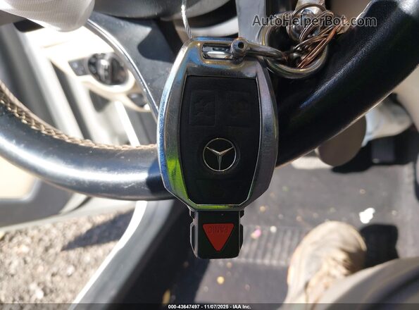WDCTG4EB4KJ552084 2019 MERCEDES-BENZ GLA 250 White Widok deski rozdzielczej
