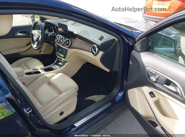 WDCTG4EB6KU001671 2019 MERCEDES-BENZ GLA 250 Black Вид салону спереду