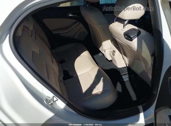 WDCTG4EB8GJ270800 2016 MERCEDES-BENZ GLA 250 White VIN კოდის სტიკერის ხედი