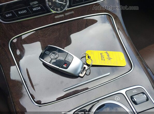 WDD2J5KB8KA037267 2019 MERCEDES-BENZ CLS-CLASS Синий Вид панели приборов