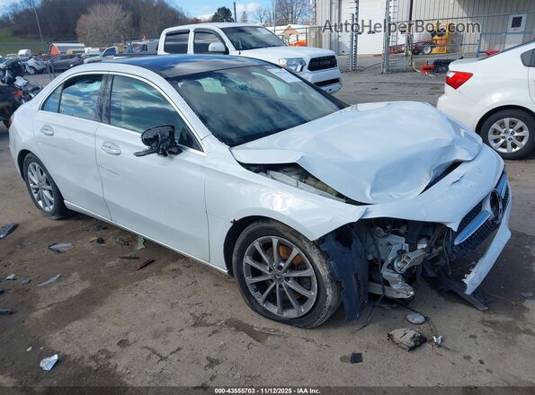 WDD3G4FB8LW041900 2020 MERCEDES-BENZ A 220 Белый Передняя правая четверть