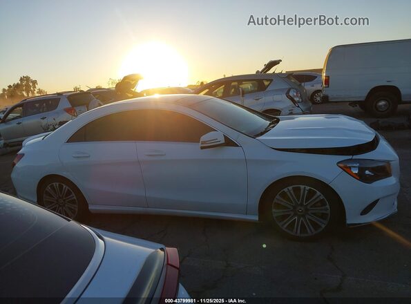 WDDSJ4EB2JN681165 2018 MERCEDES-BENZ CLA 250 White Սալոնի հետևի տեսք