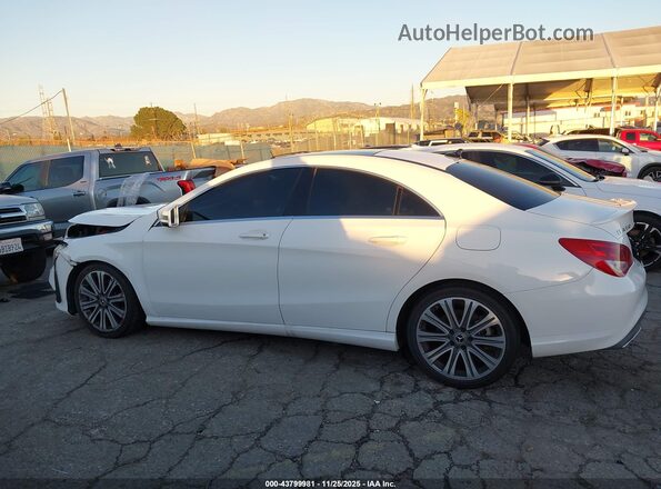 WDDSJ4EB2JN681165 2018 MERCEDES-BENZ CLA 250 White Սալոնի 360 աստիճան տեսք
