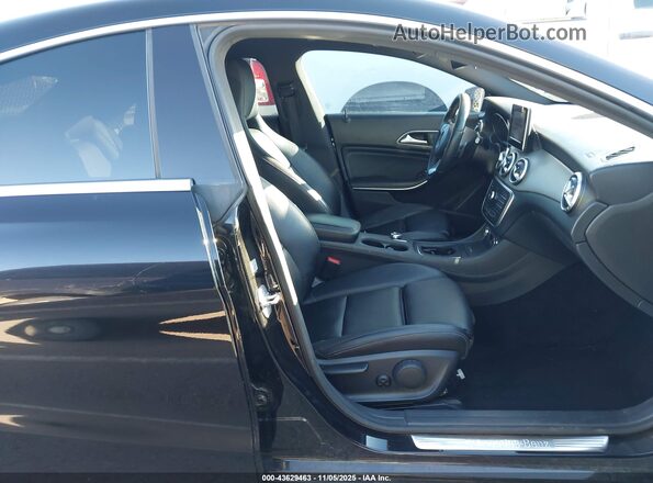 WDDSJ4EB4GN375416 2016 MERCEDES-BENZ CLA 250 Black Սալոնի դիմացի տեսք