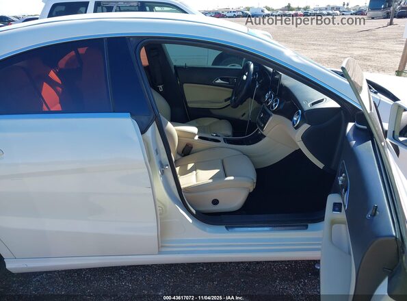 WDDSJ4EB6JN566522 2018 MERCEDES-BENZ CLA 250 Белый Вид салона спереди