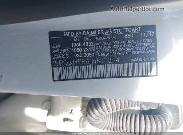 WDDSJ4EB6JN611314 2018 MERCEDES-BENZ CLA 250 White Vista del compartimento del motor