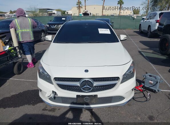 WDDSJ4EB6JN611314 2018 MERCEDES-BENZ CLA 250 White Vista del cuadro de instrumentos