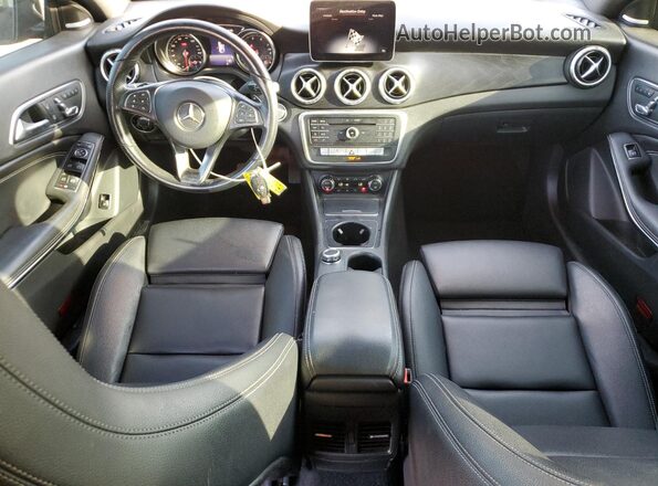 WDDSJ4EB9KN721324 2019 MERCEDES-BENZ CLA-CLASS Черный Вид панели приборов
