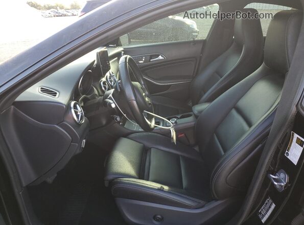 WDDSJ4EB9KN721324 2019 MERCEDES-BENZ CLA-CLASS Черный Вид салона спереди