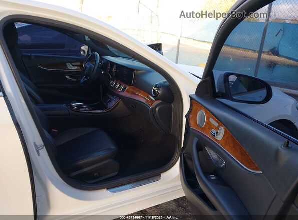 WDDZF4JBXKA580776 2019 MERCEDES-BENZ E-CLASS White წინა სალონის ხედი