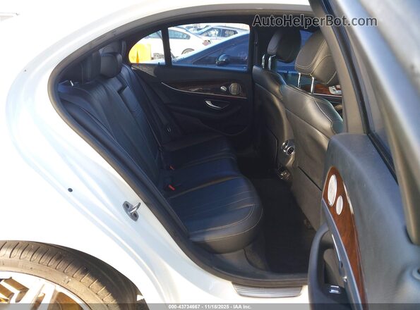 WDDZF4JBXKA580776 2019 MERCEDES-BENZ E-CLASS White VIN კოდის სტიკერის ხედი