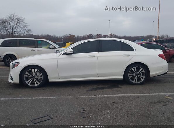 WDDZF4KB4HA124571 2017 MERCEDES-BENZ E-CLASS White Widok wnętrza 360 stopni