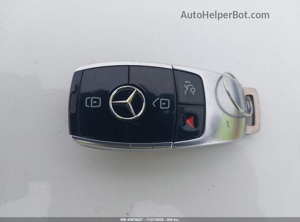 WDDZF4KB4HA124571 2017 MERCEDES-BENZ E-CLASS White Widok deski rozdzielczej