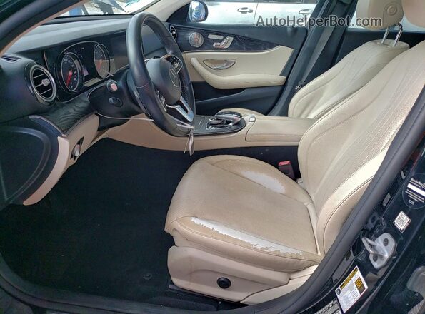 WDDZF4KB4KA532334 2019 MERCEDES-BENZ E Черный Вид салона спереди
