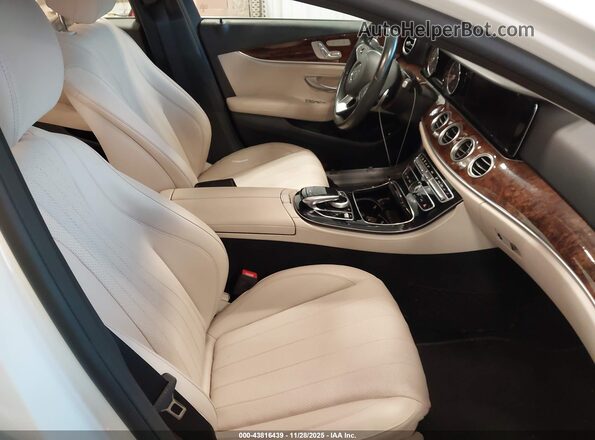 WDDZF4KB6JA390003 2018 MERCEDES-BENZ E-CLASS Белый Вид салона спереди