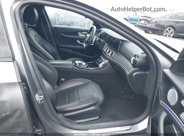 WDDZF6EB6HA183483 2017 MERCEDES-BENZ AMG E 43 Gray Widok wnętrza z przodu