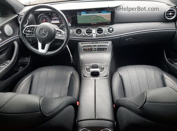 WDDZF6JB0KA490807 2019 MERCEDES-BENZ E Белый Вид панели приборов