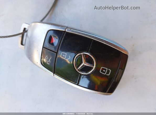 WDDZF8DB3LA705265 2020 MERCEDES-BENZ E-CLASS Черный Вид панели приборов