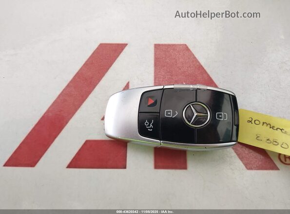 WDDZF8DB6LA715045 2020 MERCEDES-BENZ E-CLASS Red Widok deski rozdzielczej