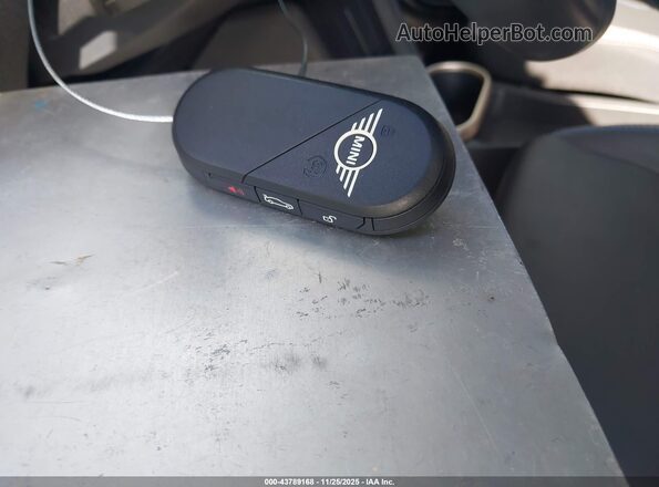 WMW23GD06S2W44996 2025 MINI HARDTOP Белый Вид панели приборов