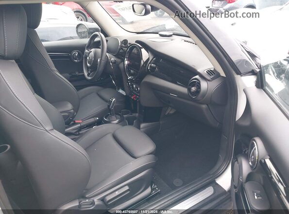 WMW53DH08R2V46486 2024 MINI HARDTOP Белый Вид салона спереди