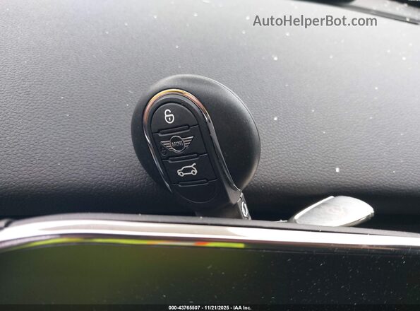 WMW53DH08R2V46486 2024 MINI HARDTOP Белый Вид панели приборов