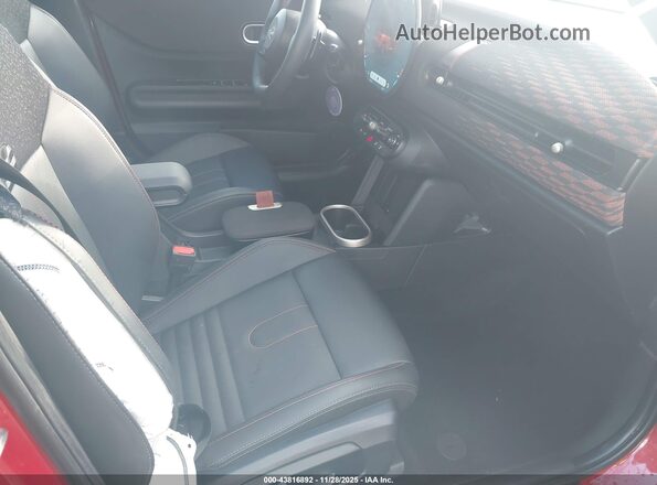 WMW53GD04S2W60773 2025 MINI HARDTOP Красный Вид салона спереди