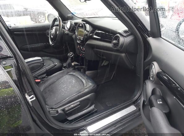 WMWXU1C53J2F79992 2018 MINI HARDTOP Черный Вид салона спереди