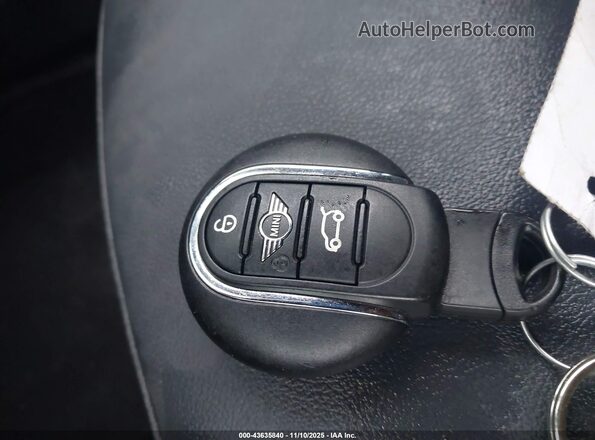 WMZ83BR03R3R60689 2024 MINI COUNTRYMAN Зеленый Вид панели приборов