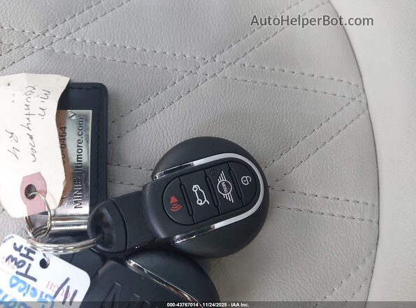 WMZYX1C05L3L28842 2020 MINI COUNTRYMAN Синий Вид панели приборов