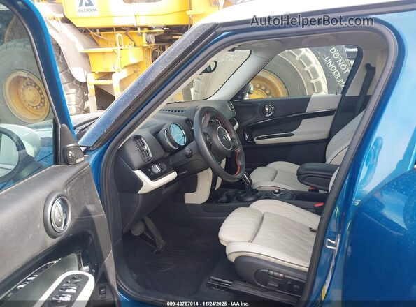 WMZYX1C05L3L28842 2020 MINI COUNTRYMAN Синий Вид салона спереди