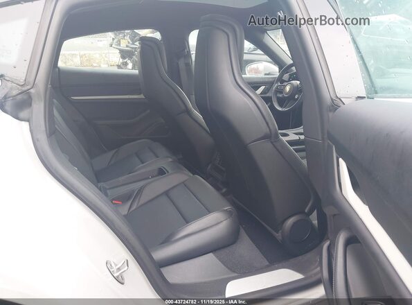 WP0AA2Y10SSA11682 2025 PORSCHE TAYCAN Серый Вид наклейки с VIN-кодом