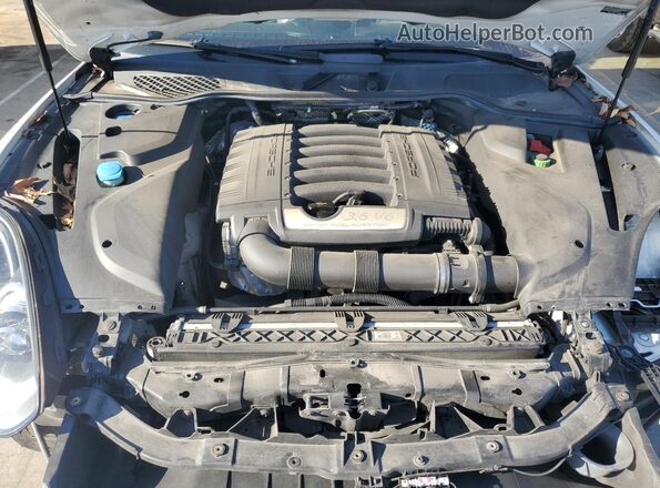 WP1AA2A29HKA87795 2017 PORSCHE CAYENNE White Engine compartment view