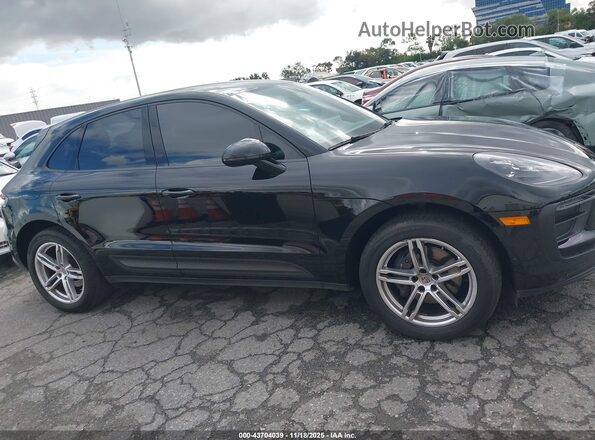 WP1AA2A55NLB10070 2022 PORSCHE MACAN Черный Вид задней части салона