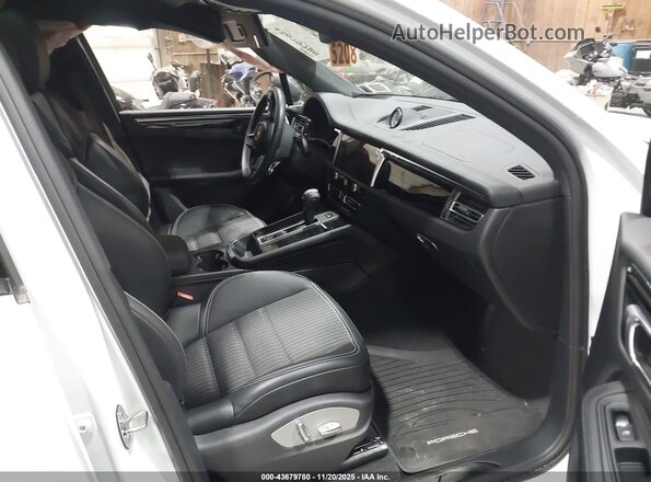 WP1AA2A56SLB11613 2025 PORSCHE MACAN White Widok wnętrza z przodu