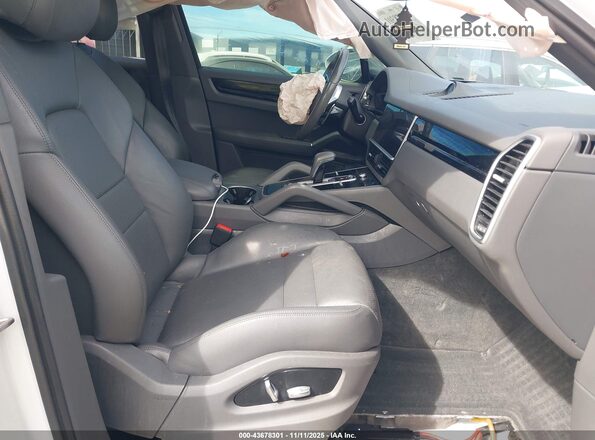 WP1AA2AY2LDA09196 2020 PORSCHE CAYENNE White წინა სალონის ხედი