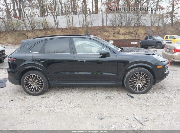WP1AA2AY5NDA07025 2022 PORSCHE CAYENNE Black Вид задньої частини салону