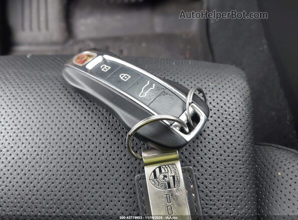 WP1AA2AY5RDA01425 2024 PORSCHE CAYENNE Синий Вид панели приборов